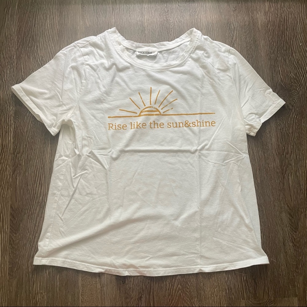 Luca & Grae Sunshine Graphic Tee in Size Small